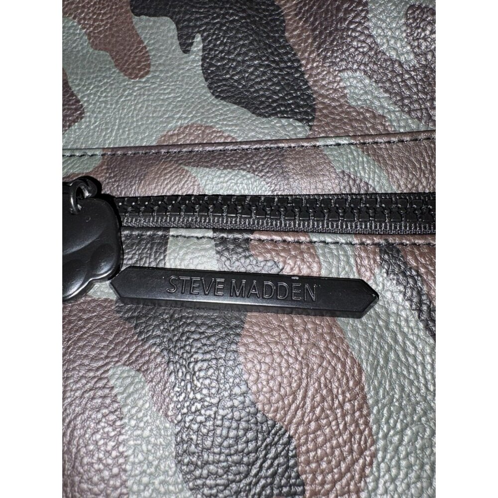 Steve Madden Camouflage Shoulder Sling Bag Small Zipper Pouches - Picture 2 of 13